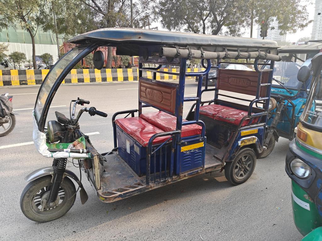 Standards and Frugal innovation: the example of e-rickshaws in India 2